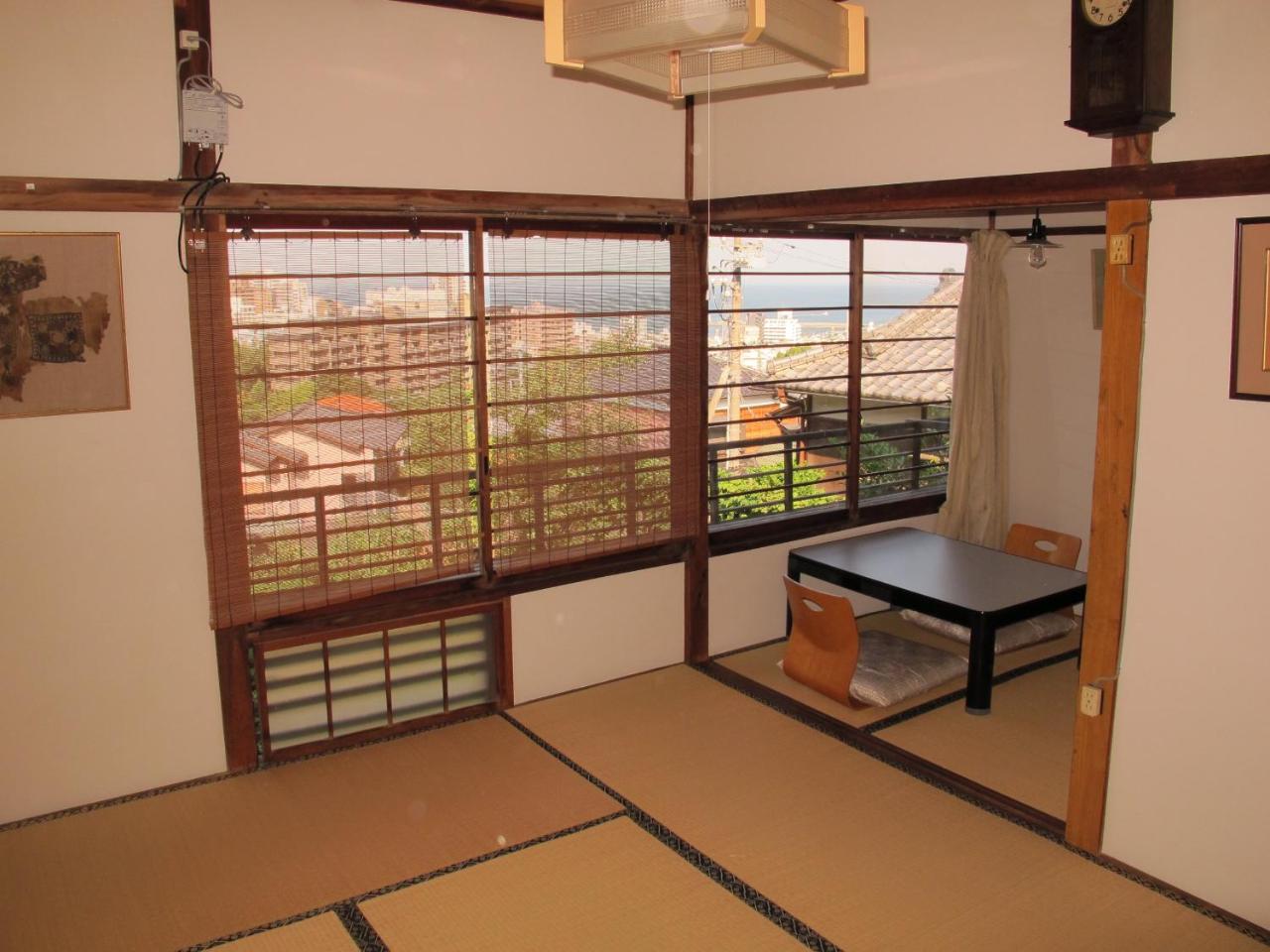 Отель Atami Ikyuan 熱海一休庵 Экстерьер фото